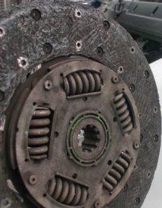 O que é e como funciona a Embreagem? | Blog MixAuto