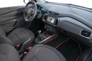 Versões do Chevrolet Onix - Onix Lollapalooza interior
