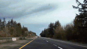 Compilação de vídeos de viagem de carro de uma dashcam
